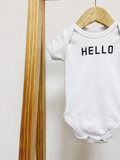 PRONTA ENTREGA - Body manga curta HELLO - comprar online