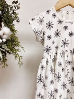 Imagem do Pronta entrega - Vestido Mullet babado off flocos de neve preto botão pérola