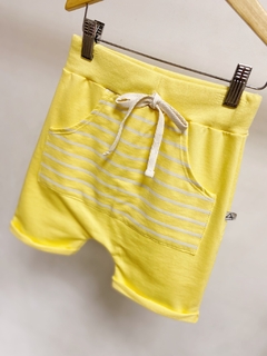 Pronta entrega - bermuda Saruel kids bolso canguru estampado yellow Stripes - comprar online