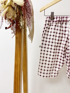 Imagem do Pronta entrega - Bermuda Jogger kids Estampado off xadrez vinho
