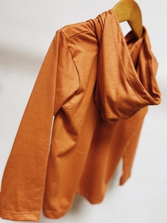 Pronta entrega - Camiseta manga longa com capuz liso basics - comprar online