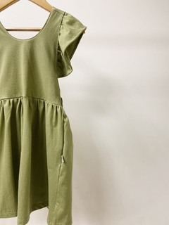 Pronta entrega - Vestido babado costas liso oliva botão em madeira - loja online