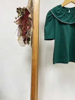 Pronta entrega - Blusa manga bufante verde gola com detalhe em picueta off botão em pérola na internet