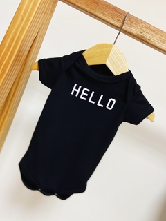 PRONTA ENTREGA - Body manga curta HELLO