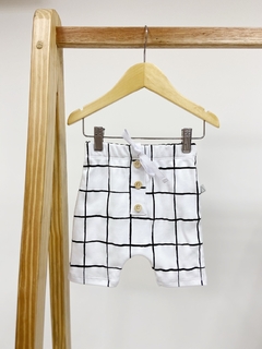 Pronta entrega - Bermuda Saruel grid com botões na internet