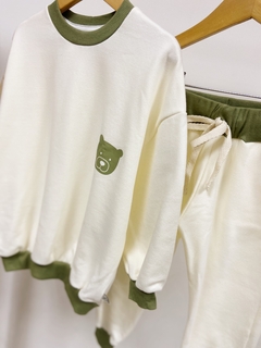 Pronta entrega - Conjunto moletom oversized + calça jogger retrô off detalhe oliva estampa bear peluciado medio - loja online