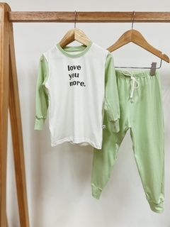 Pronta Entrega - Pijaminha longo verde fábula brilha no escuro