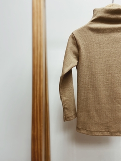 Pronta entrega - Blusa gola alta kids canelado avelã na internet