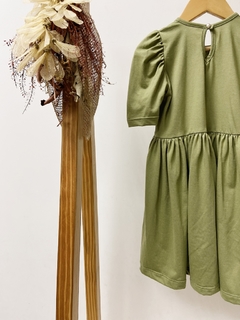 Imagem do Pronta entrega - Vestido manga bufante oliva botão em pérola