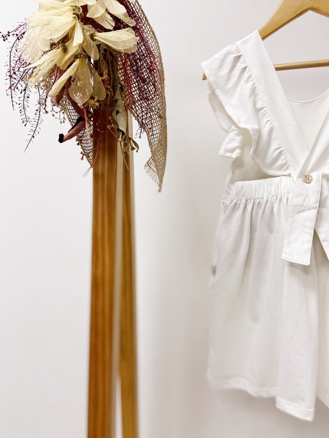 Pronta entrega - Vestido babado costas liso off botão em madeira