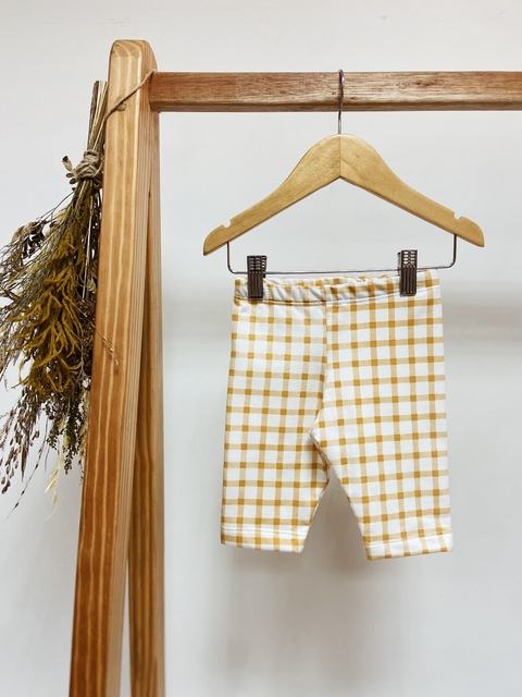 Pronta entrega - Bermuda moletinho com elastano xadrez mostarda