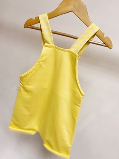 Pronta entrega - jardineira nó kids yellow detalhes estampado Stripes