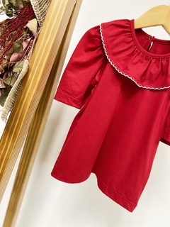 Pronta entrega - Blusa manga bufante vermelho gola com detalhe em picueta off botão em pérola