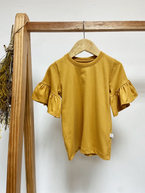 Pronta entrega - Blusa Kids manga curta com babado Mostarda