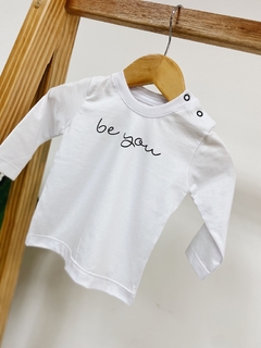 Pronta entrega - Camiseta baby manga longa branca BE YOU