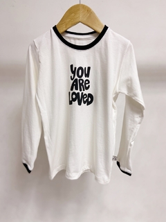 Pronta - Camiseta manga longa off you are loved detalhe friso preto na internet