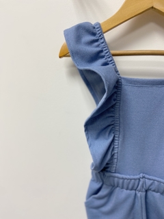 PRONTA ENTREGA - Jardineira babado com elastano azul denim - comprar online