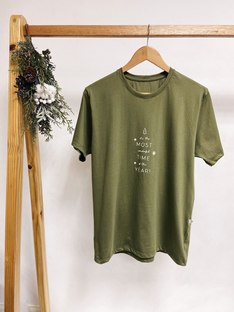 Pronta entrega - Camiseta adulta feminina verde cactus it’s the most wonderful time off the year em off