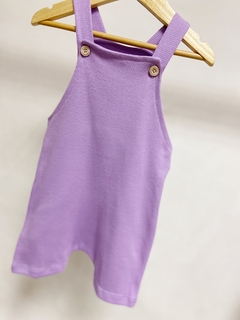 Pronta entrega - Jardineira curta kids block lisa lilac