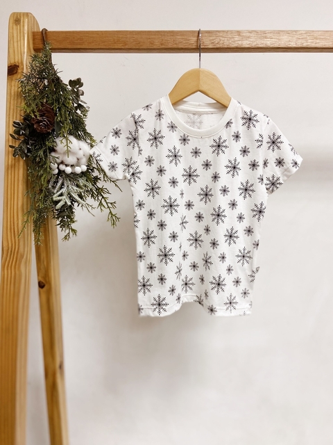 Pronta entrega - Camiseta Kids Manga curta off flocos de neve preto