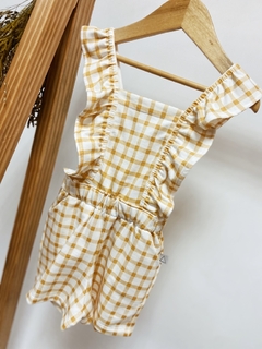 Pronta entrega - Jardineira com babado xadrez mostarda - comprar online