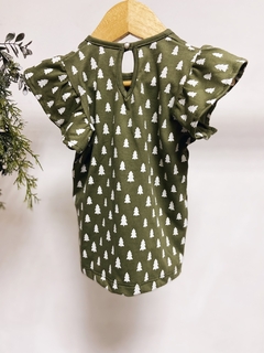 Pronta entrega - Blusa babado verde cactus pinheirinhos off botão pérola - comprar online