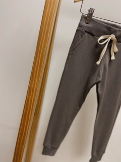Pronta Entrega - Calça jogger kids moletinho cinza magneto