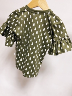 Pronta entrega - blusa manga curta com babado verde cactus pinheirinhos off - loja online