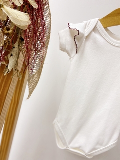Pronta entrega - Body manga curta off babado bordado picueta vinho