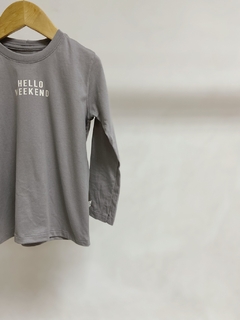 Pronta entrega - Camiseta manga longa cinza pedra hello weekend