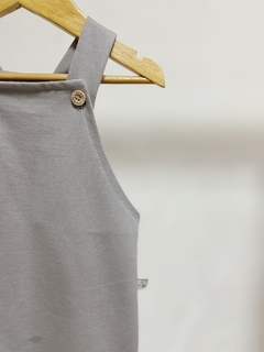 Pronta entrega - jardineira kids longa botões madeira moletinho - You Boy Kids