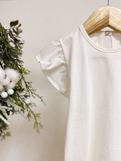 Pronta entrega - Blusa babado botão pérola off na internet