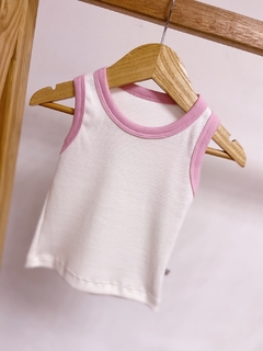 Pronta entrega - regata kids retrô canelado off detalhe tutti-frutti