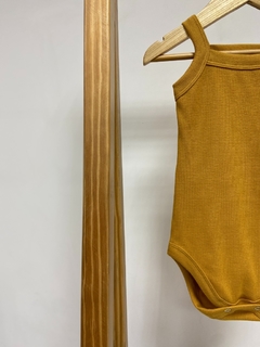 Pronta entrega - Body regata canelado mostarda - You Boy Kids