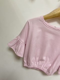 Pronta entrega - Cropped manga curta babado botão pérola rosa claro - comprar online