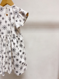 Pronta entrega - Vestido Mullet babado off flocos de neve preto botão pérola - comprar online