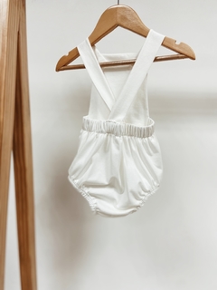 Imagem do Pronta Entrega - Romper baby botões madeira natural off estampa rena