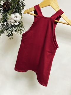 Pronta entrega - Jardineira baby curta com bolso moletinho Marsala com botões em madeira na internet