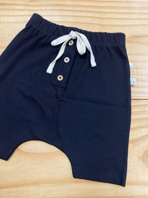 Pronta entrega - Bermuda saruel Kids com botões canelado preto cadarço cru