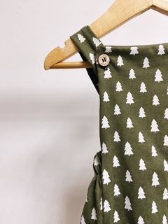 Imagem do Pronta entrega - Romper baby verde cactus com botões pinheirinhos off