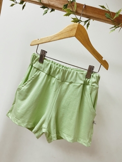 Pronta entrega - shorts bolso lateral verde fabula - comprar online