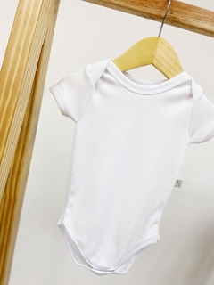 PRONTA ENTREGA - Body manga curta Liso basics Branco - You Boy Kids