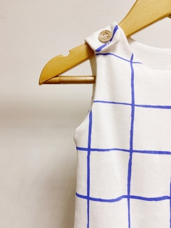 Pronta entrega - Macacão regata curto com botão em madeira estampado blue grid - loja online