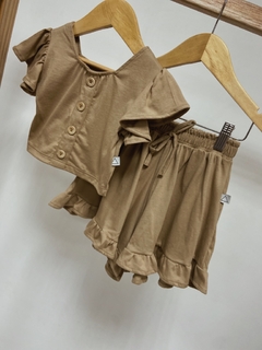 Pronta entrega - Conjunto cropped + shorts babado liso basics avelã - comprar online