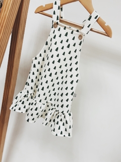 Pronta entrega - Salopete com babado kids Estampado off pinheirinhos verde - You Boy Kids