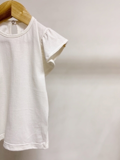 Pronta entrega - Blusa babado botão pérola off - loja online