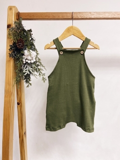 Pronta entrega - Jardineira curta kids canelado verde cactus