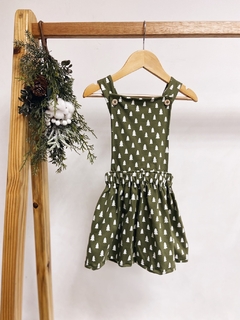 Pronta entrega - Salopete kids frente botões madeira transpasse costas verde cactus pinheirinhos off na internet