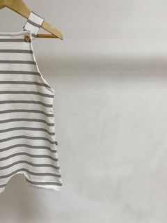 Pronta entrega - jardineira curta kids listra cinza pedra - comprar online