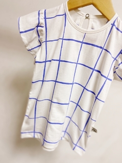 Pronta entrega - Blusa babado blue grid detalhe botao perola - comprar online